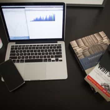 Diploma-in-Public-Relations-for-the-Financial-Services-Sector-Distance-Learning